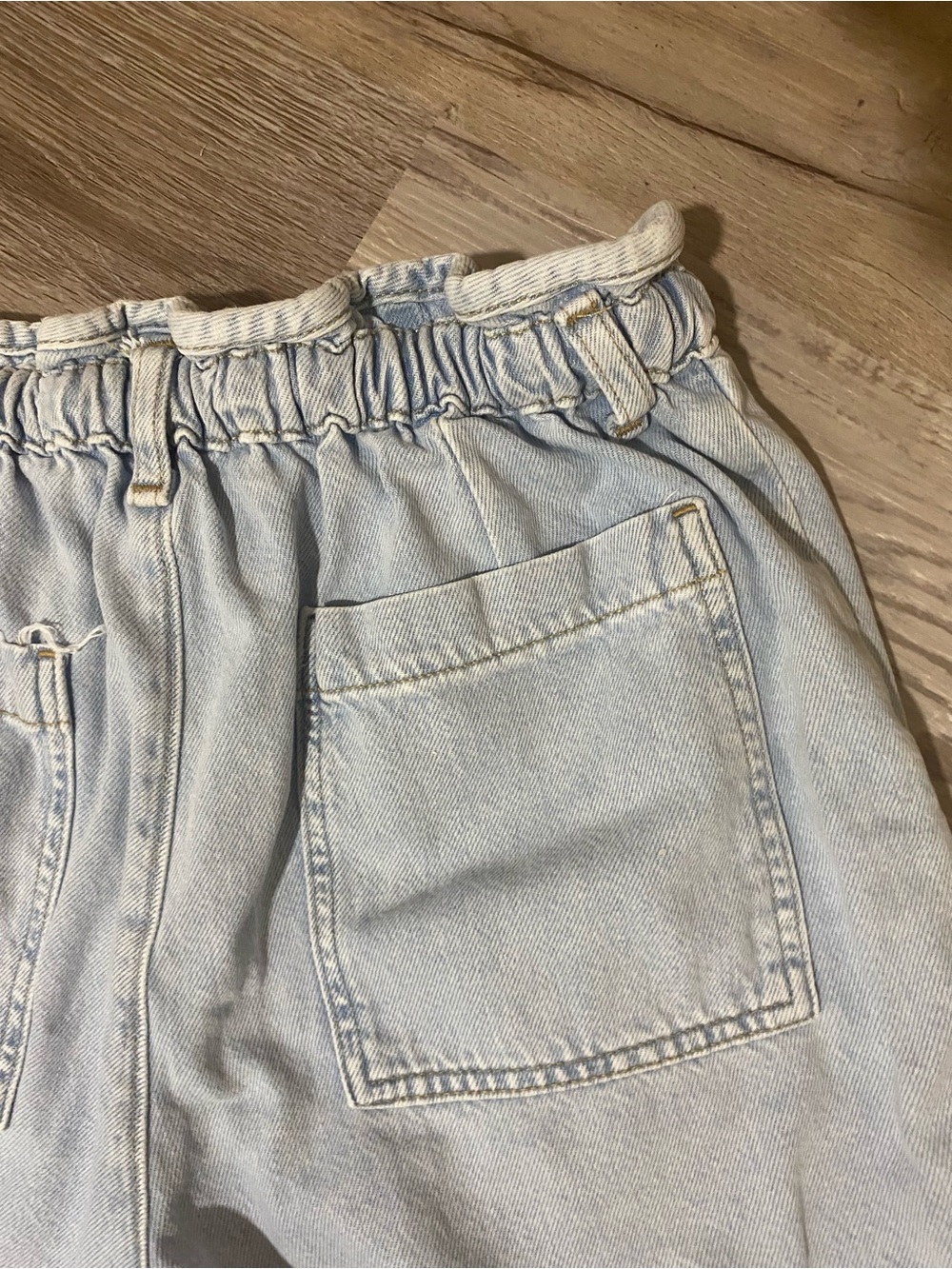 Time and Tru Women's Denim Drapey Utility Shorts Elastic Tie Waist Size M 8-10 - Picture 4 of 9